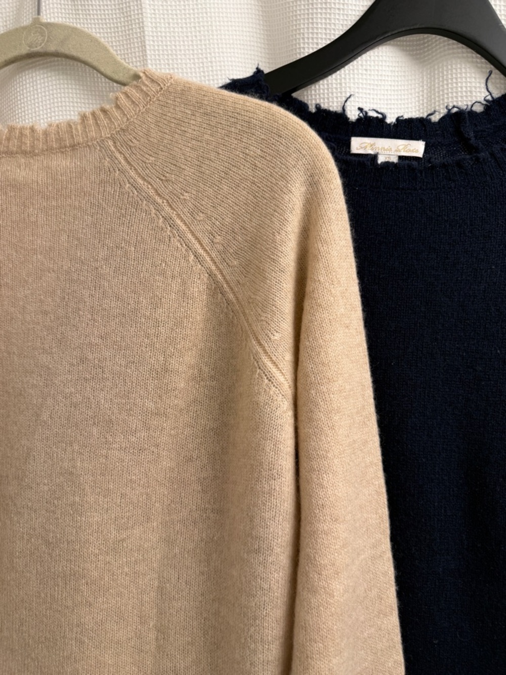 2-Minnie Rose Cashmere Distressed Long Sleeve Crew Sweater Size Small - Picture 4 of 6